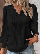 Load image into Gallery viewer, Women&#39;s Lace Stitching Shirt Loose Stitching V-neck Long Sleeve Pullover Chiffon Shirt Fall Top Simple Elegant Street Blouse