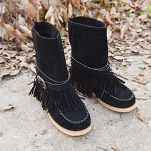 Load image into Gallery viewer, Tassel Flat Sole Large Buckle Hand Sewn National Style Cotton Boots