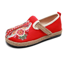 Load image into Gallery viewer, Women&#39;s Spring Flat Bottomed Low Top Breathable Embroidered Shoes National Style Round Head Casual Women&#39;s Shoes
