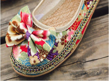 Load image into Gallery viewer, Beaded Ethnic Style Retro Bandage Embroidered Cloth Shoes