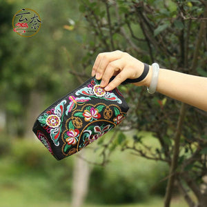 Yunnan ethnic style embroidery three zipper multi function women's change mobile phone bag to store make-up hand bag