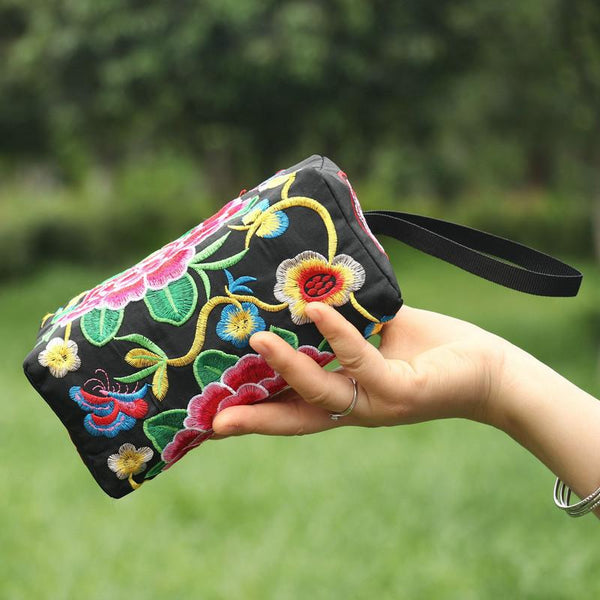 Yunnan ethnic style embroidery three zipper multi function women's change mobile phone bag to store make-up hand bag