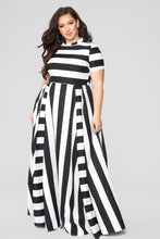 Load image into Gallery viewer, Hot Selling WOMEN&#39;S Dress Loose-Fit Crew Neck Horizontal And Vertical Stripes Large Size Dress