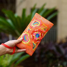Load image into Gallery viewer, Yunnan Ethnic Embroidery Coin Purse Big Peony Women&#39;s Cloth Bag Clutch Bag