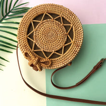 Load image into Gallery viewer, Handmade Rattan Woven Bag Round Retro Beach Handbag