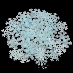 50Pcs Luminous Snowflake Wall Stickers Glow In The Dark Decal for Kids Baby Rooms Bedroom Christmas Home Decoration Navidad 2021