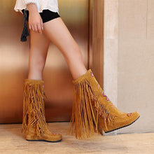 Load image into Gallery viewer, Spring and Autumn Women s Boots New Fashion Ethnic Fashion Casual Fringed Boots with flat-bottomed boots