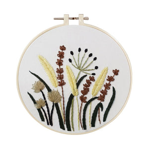 DIY Embroidery Starter Kit With European Pattern and Instructions Cross Stitch Set Flowers Plant Stamped Embroidery Kits With Hoops