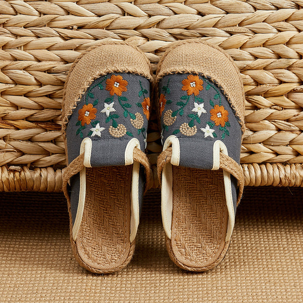 New Ethnic Style Embroidered Shoes Flat Low-cut Ladies Cloth Shoes Embroidered Elegant Shoes