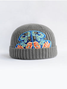 Ethnic style embroidered dome melon skin hat women's elastic good light soft knit hat autumn and winter warm beanie