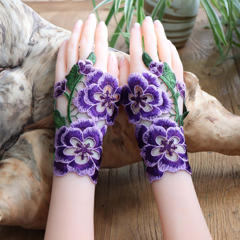 National style hollow embroidery gloves
