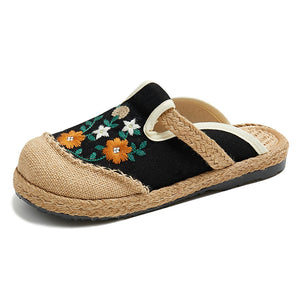 New Ethnic Style Embroidered Shoes Flat Low-cut Ladies Cloth Shoes Embroidered Elegant Shoes