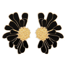 Load image into Gallery viewer, Vintage alloy floral stud earrings women&#39;s temperament textured floral earrings