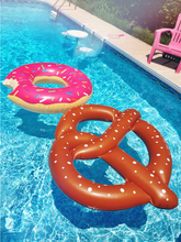 Load image into Gallery viewer, Donuts inflatable floating drainage supplies floating bed swimming toy